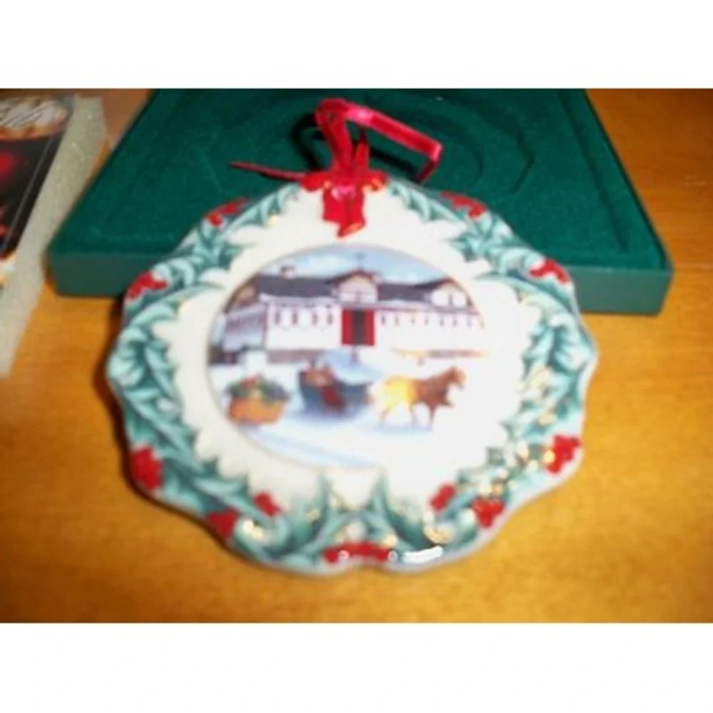 Longaberger 1999 Collectors Club Christmas Ornament Riding‎ Through The Snow